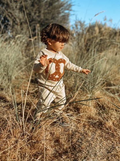 The Pretzel Embroidered Set