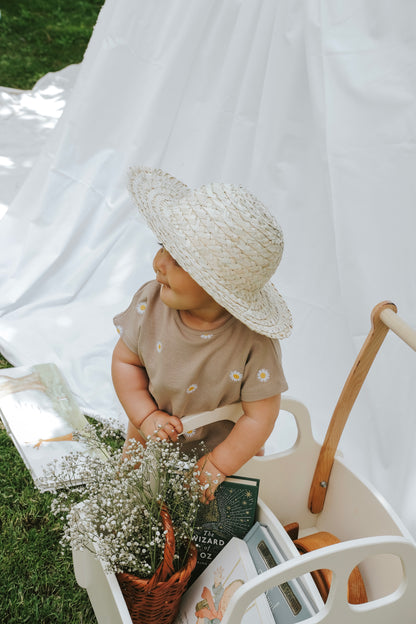 The Daisy Embroidered Set